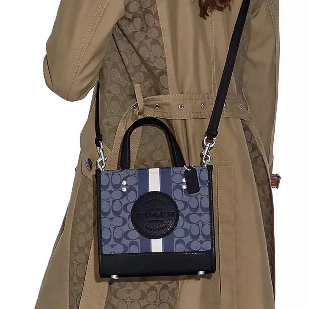 NWT Coach Dempsey Tote Bag 22 In Signature Jacquard With Stripe And Coach Patch - Picture 5 of 13